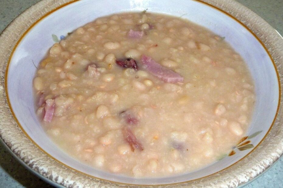 Babičkina kyslá biela fazuľová polievka - fantastický a ľahký recept