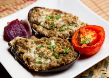 Baklažán plnený hovädzím mäsom - recept na tradičnú grécku pochúťku