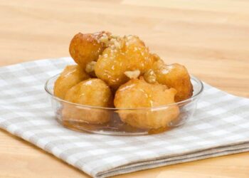 Loukoumades - recept na úžasné grécke donuty s medom a vlašskými orechmi