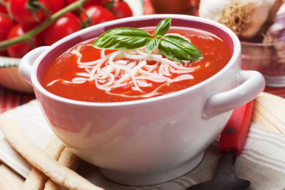 Najlepšia paradajková polievka so syrom - klasický a rýchly recept
