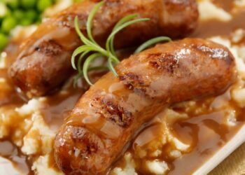 Pečená klobása so zemiakovou kašou - overený anglický recept na Bangers And Mash