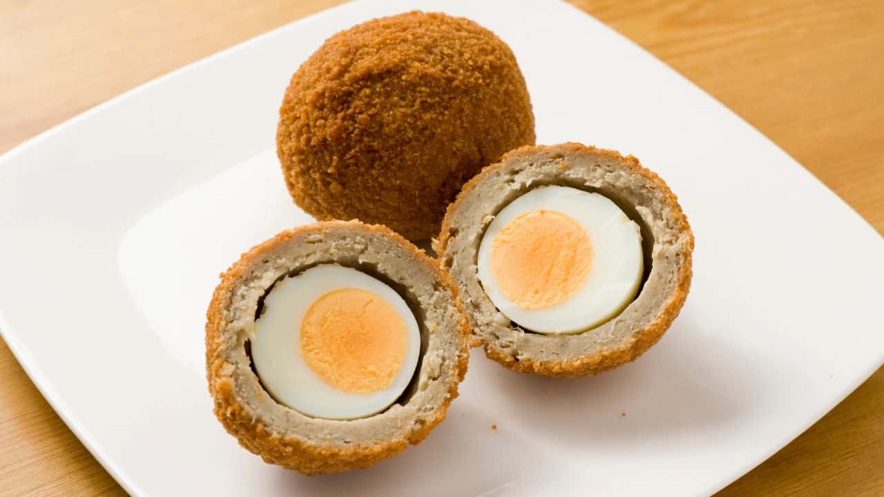 Škótske vajcia - originálny recept na obľúbenú anglickú pochúťku