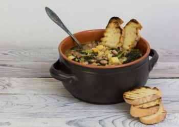 Talianska ribollita - recept na chutnú toskánsku fazuľovo-kapustovú polievku