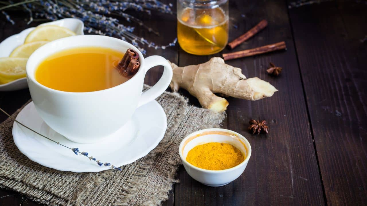 Zlaté mlieko z kurkumy - recept a účinky overeného indického nápoja Turmeric Tea