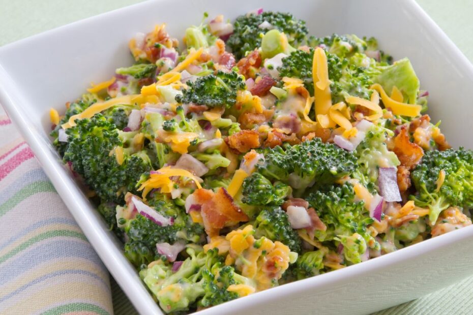 Brokolicový šalát so syrom - fitness recept