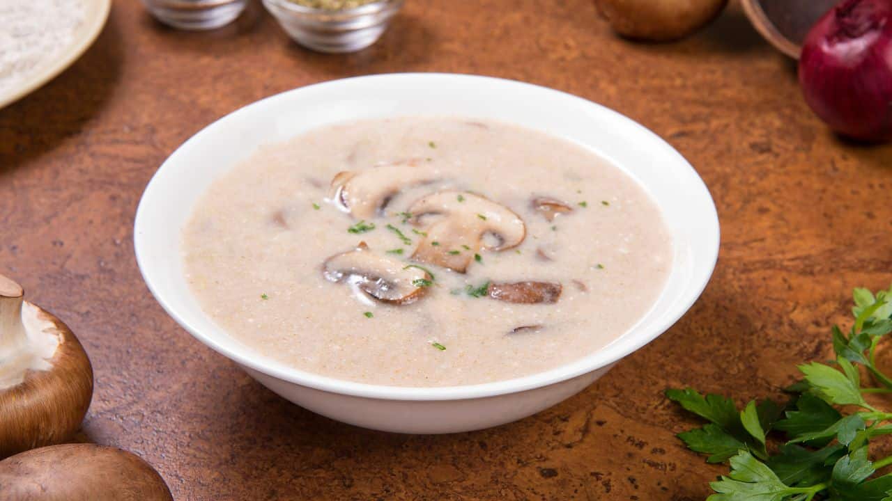 Dubáková polievka so zemiakmi - recept ako od babičky