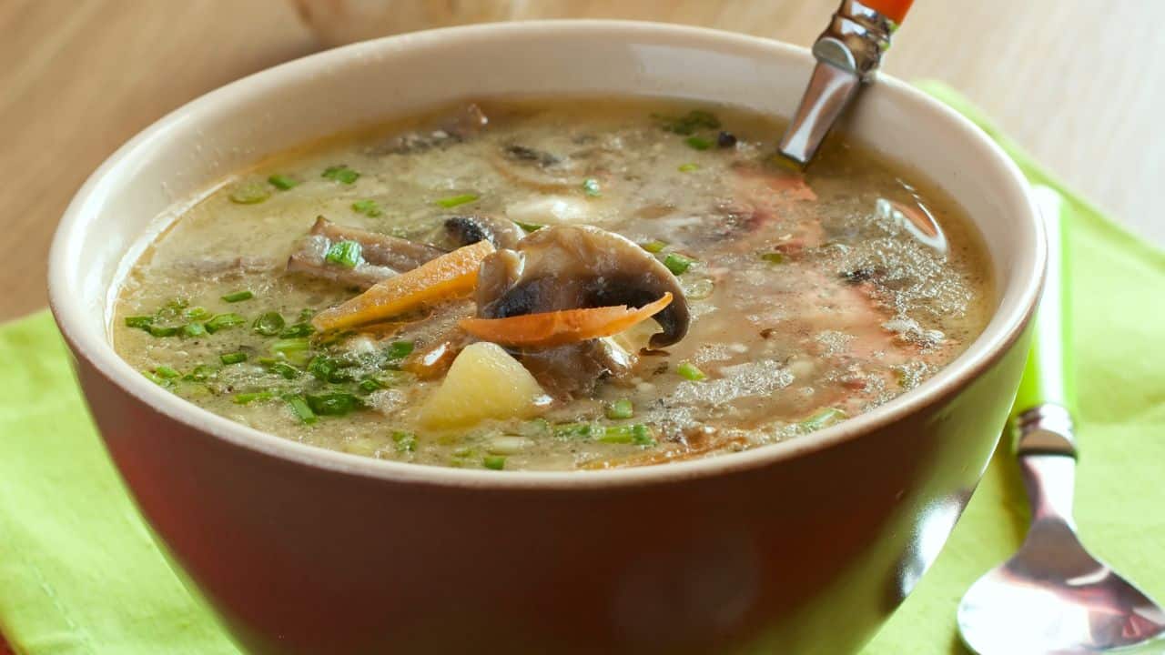 Hríbová polievka s mrveničkou - originálny chalupársky recept