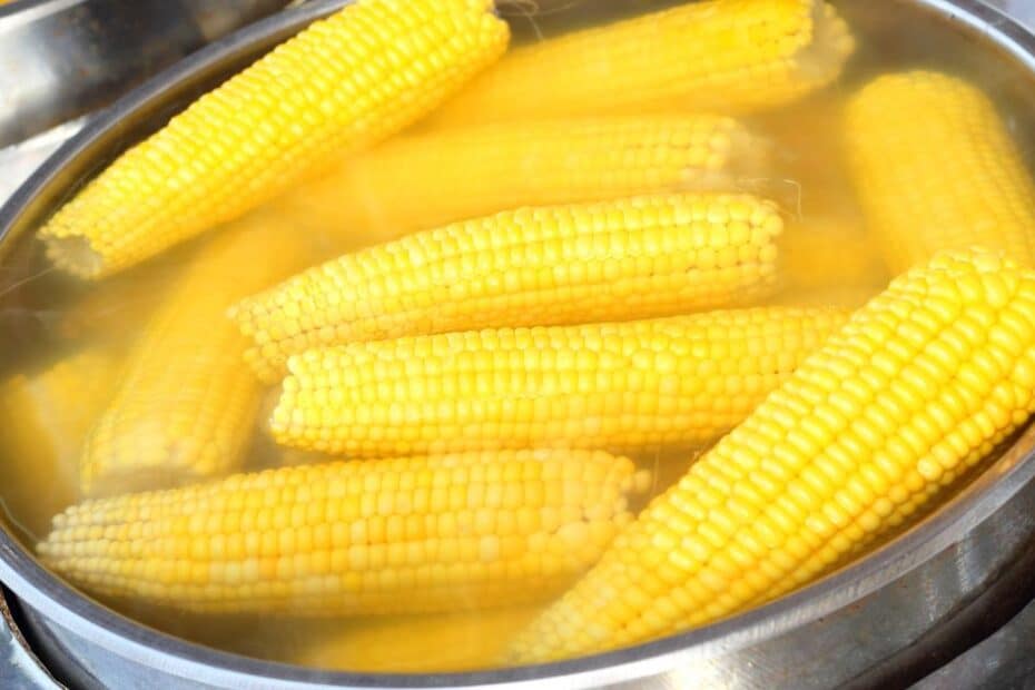 Ako dlho sa varí kukurica, recept na skvelú varenú lahôdkovú kukuricu